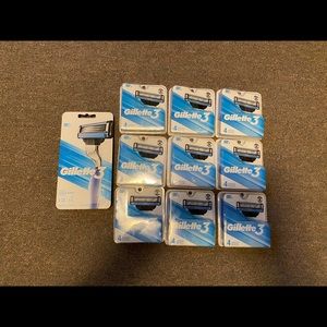 NEW Gillette 3 Razor & 38 Cartridges!!